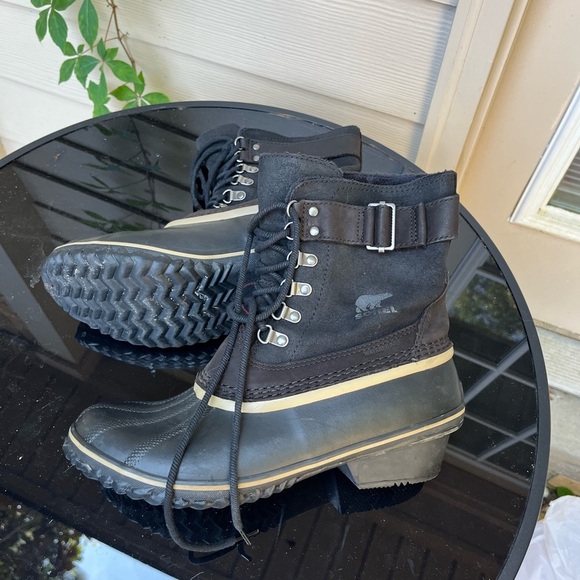 Sorel Suede Black Moto Winter Boots - Picture 1 of 3